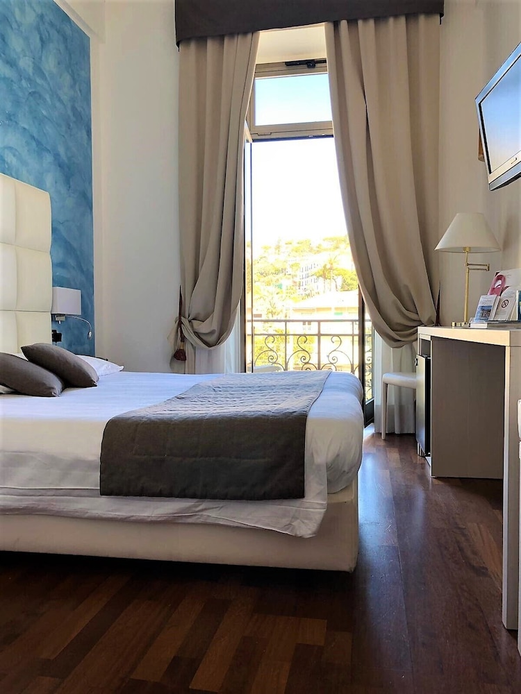 Economy Single Room, Hill View