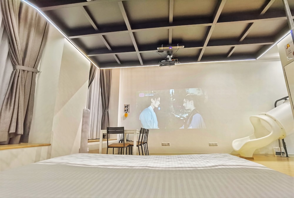 Iron Man Theme Loft Apartment photo 2