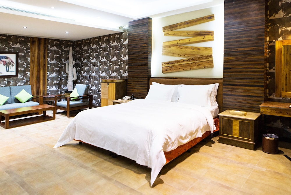 Suite (Check in time starts from 6pm) photo 1