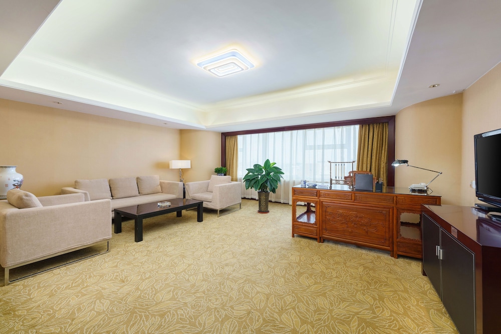 Deluxe Suite photo 3