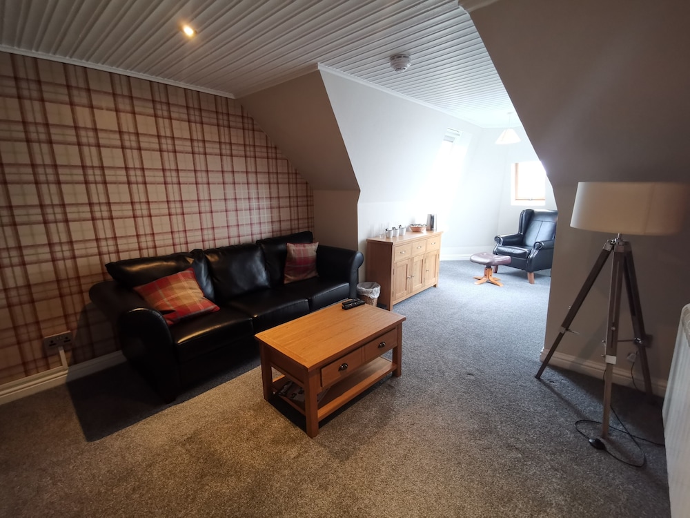 Deluxe Suite, Private Bathroom, Sea View - Photo 5