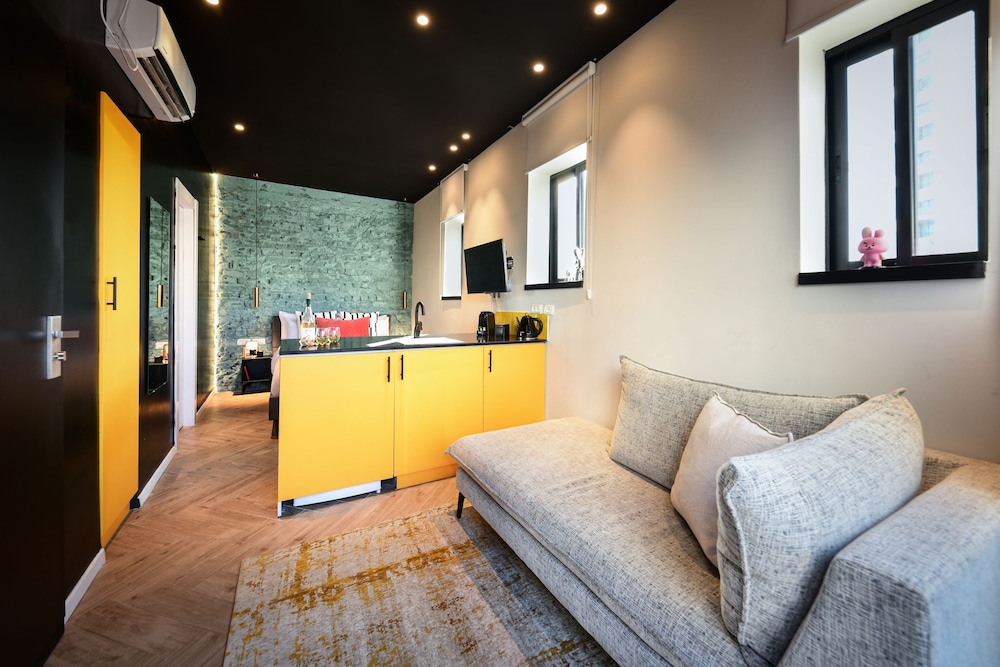 Suite with Terrace - Photo 13