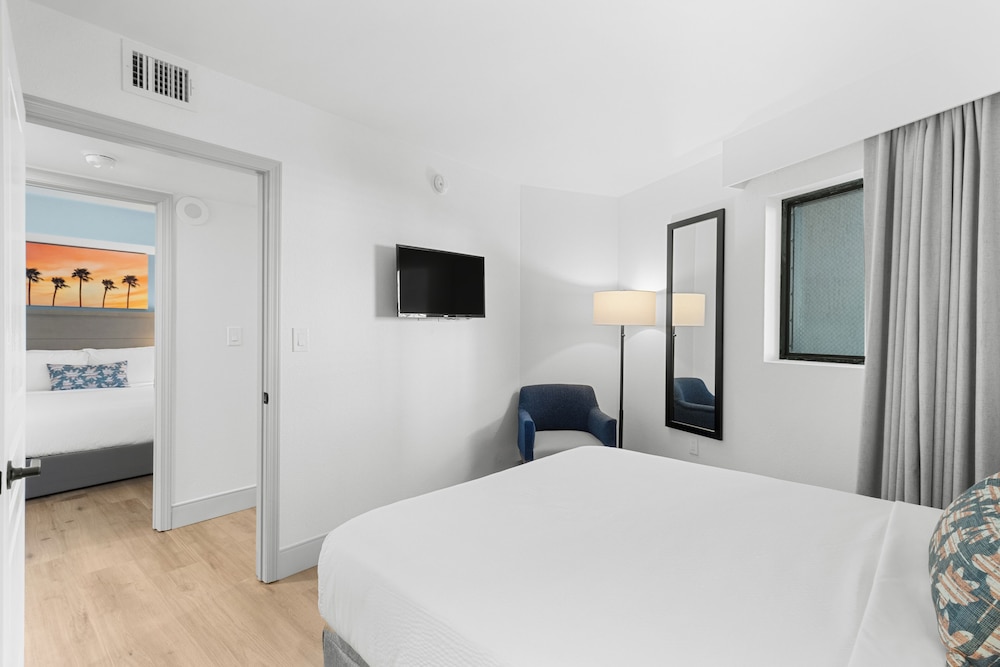 South Tower Angle Ocean View Deluxe Three Bedroom Condo - Photo 5