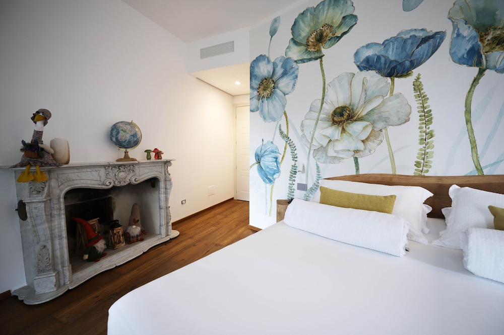 Deluxe Double or Twin Room photo 3