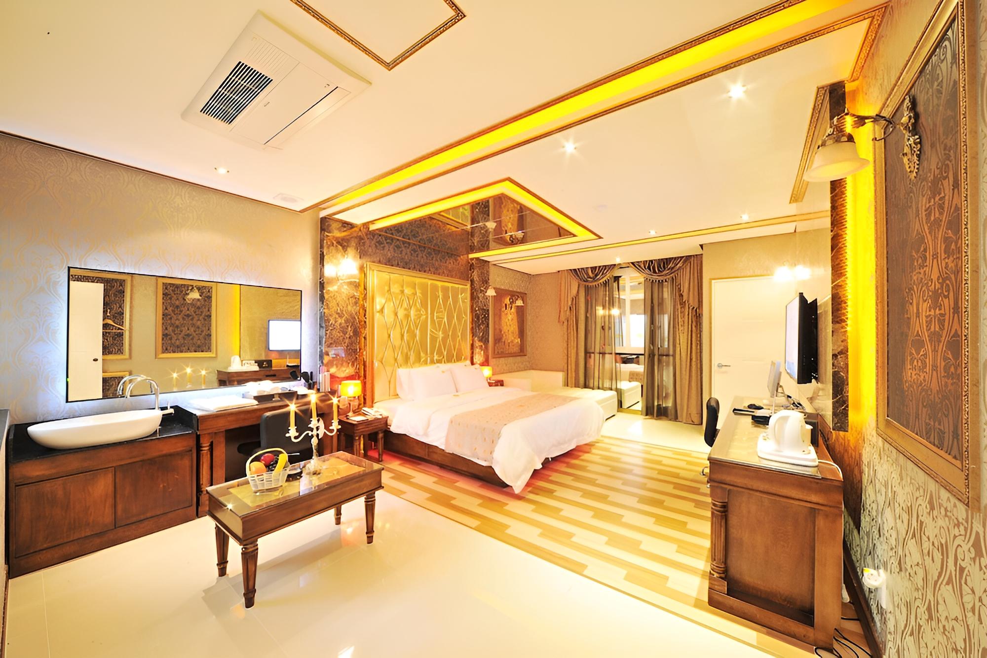 Room (Luxury VIP (breakfast provided 65-inc) - Photo 1