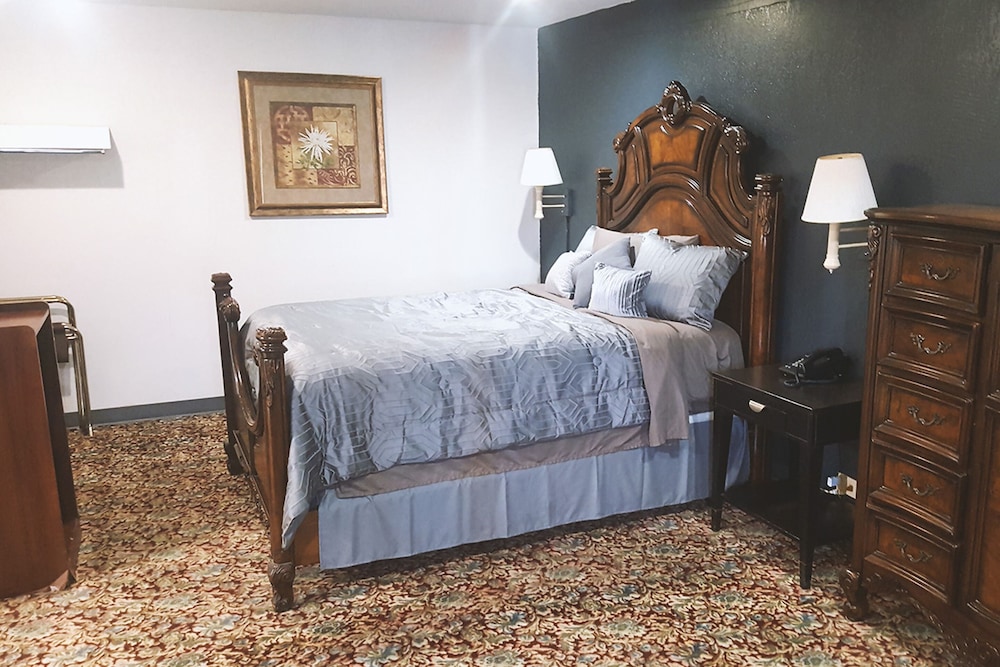 Deluxe Queen Honeymoon Suite Non-smoking photo 1