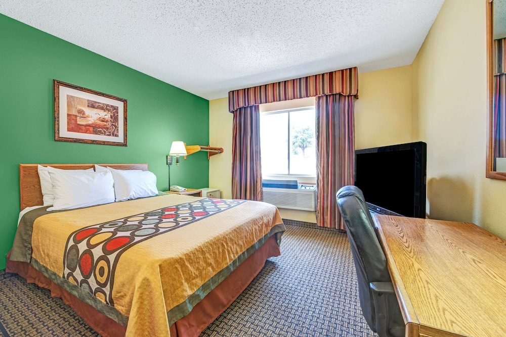 Standard Room, 1 King Bed - Photo 3