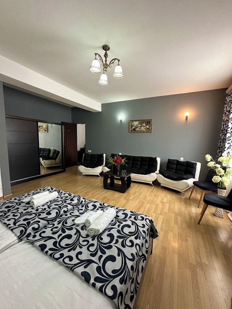 Family Room, Balcony photo 3