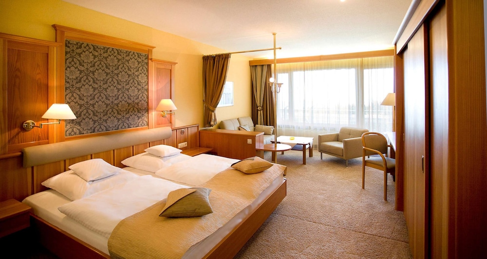 Comfort Room, 1 Double Bed, Balcony (with Sofabed) - Photo 1