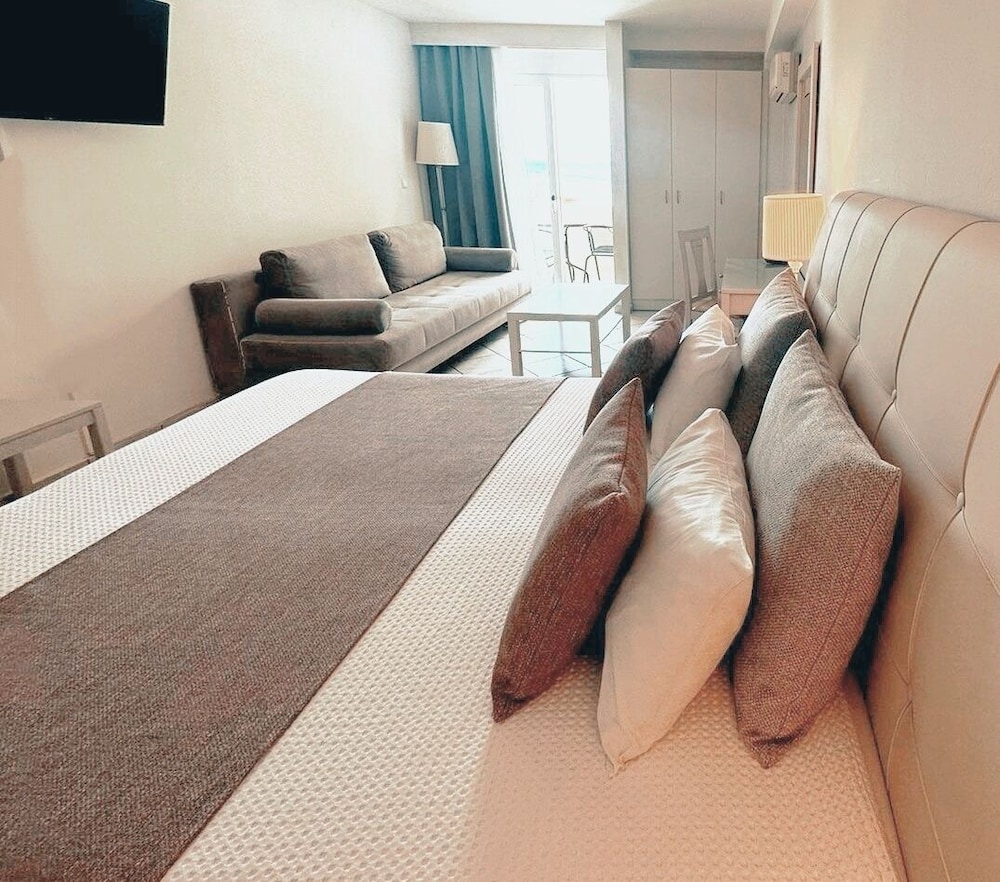 Triple Room - Photo 13