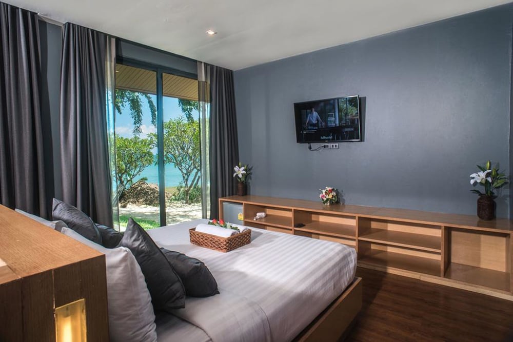 Beach Front Pool Villa - Photo 2