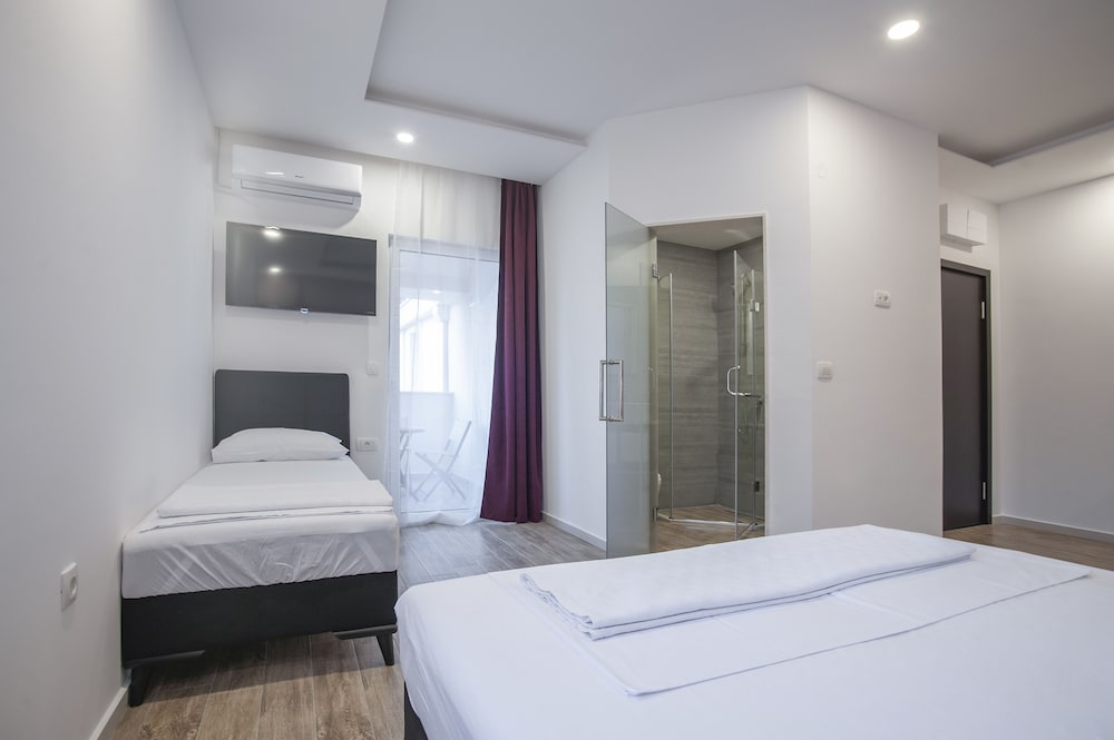 Deluxe Double Room (Extra Bed) photo 3