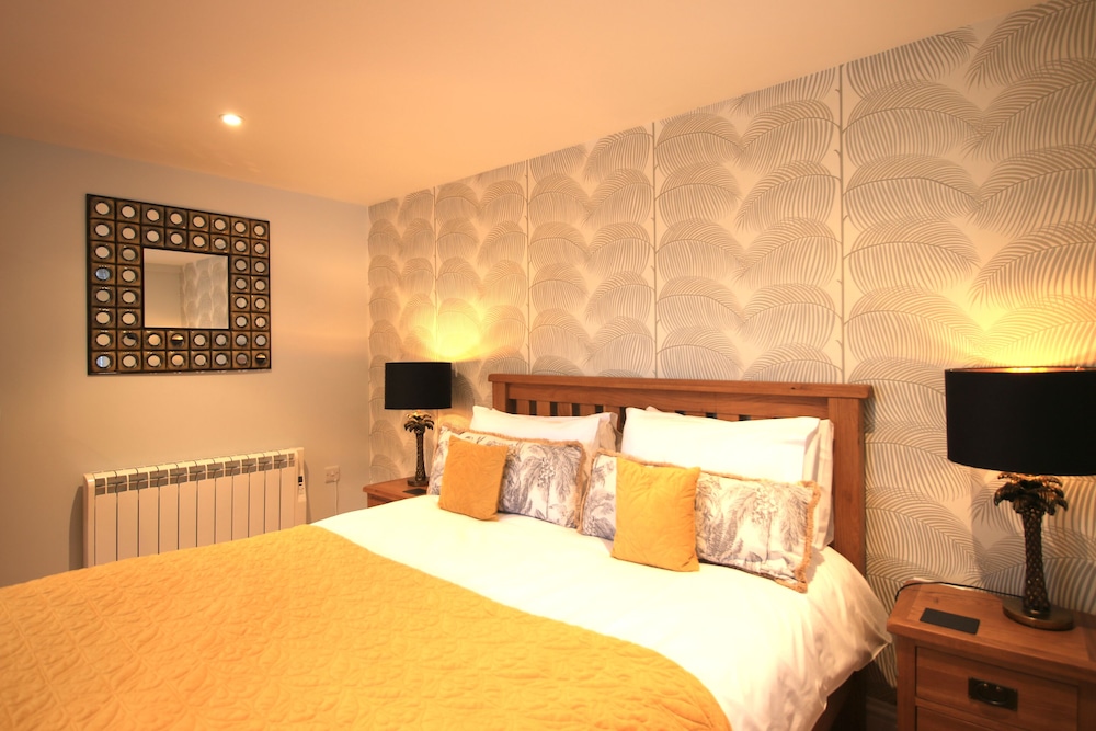 Apartment, Ensuite, Garden View photo 3