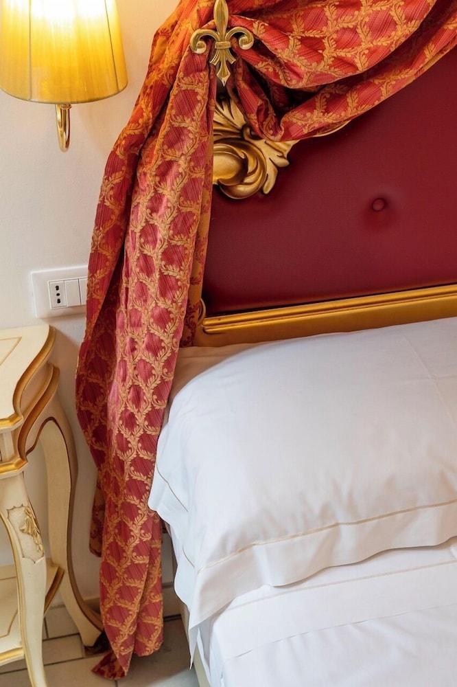 Deluxe Room, Canal View photo 3