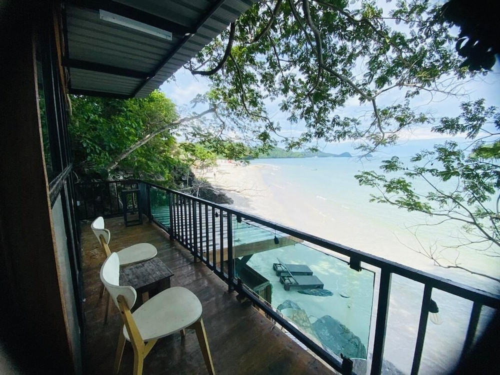 Exclusive Tree House, Ocean View photo 1