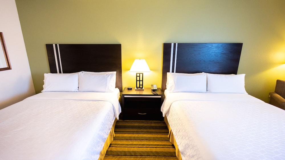 Suite, 2 Queen Beds - Photo 6