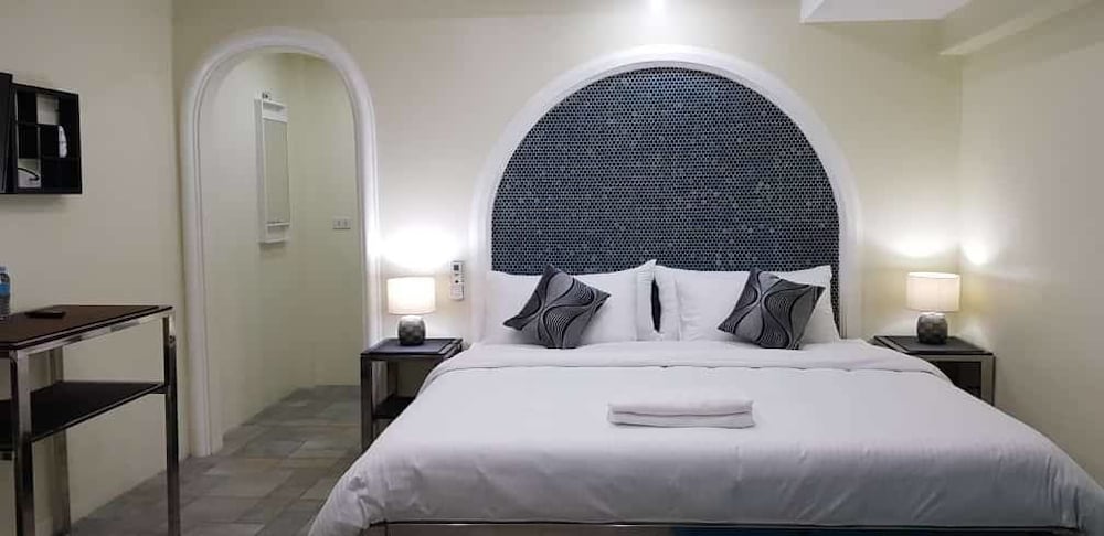 Standard Deluxe Room - Photo 3