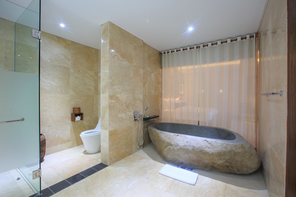 Two-Bedrooms Infinity Lap Pool Villa - Photo 13