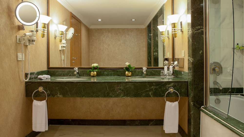 Grand Suite, Smoking, Sea View (Presidential) thumbnail 6