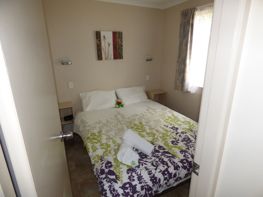 Deluxe Ensuite Cabin - Non Pet Friendly photo 2
