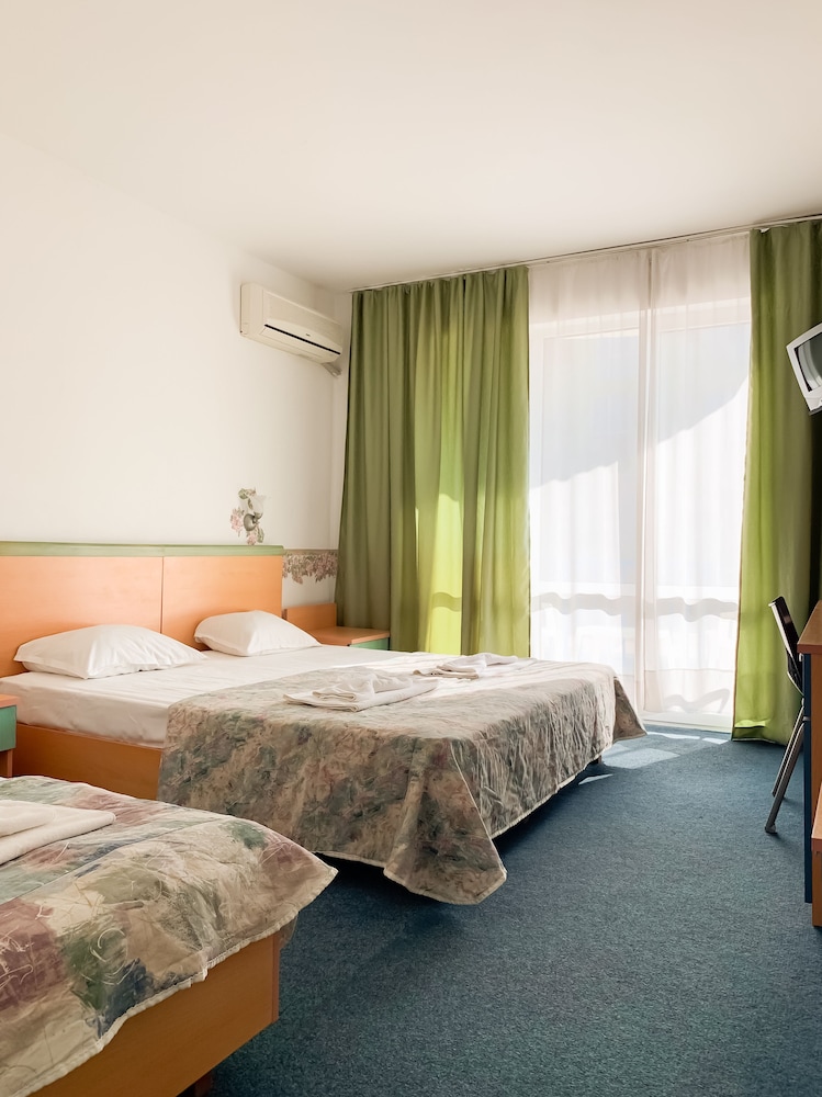 Standard Triple Room photo 1