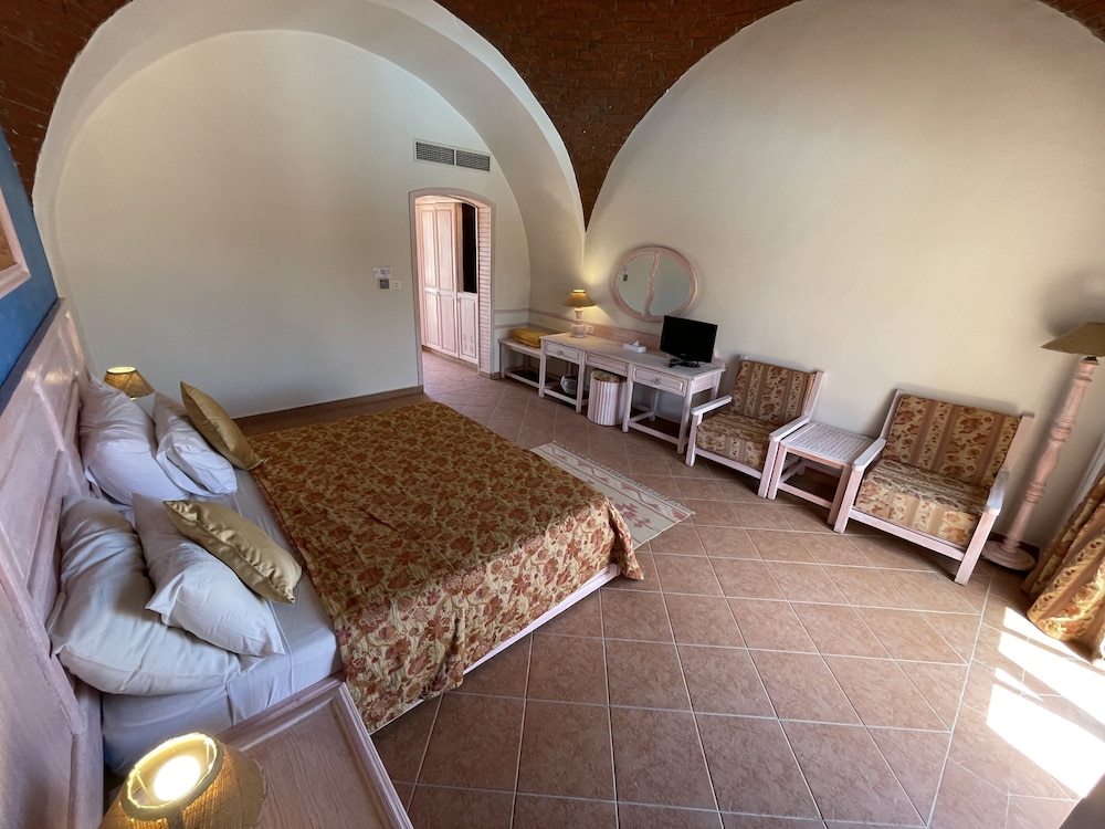 Standard Double or Twin Room, Garden View - Photo 25