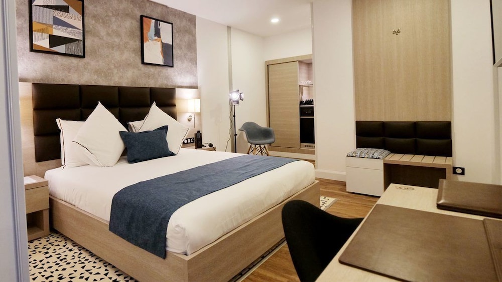 Junior Studio Suite
