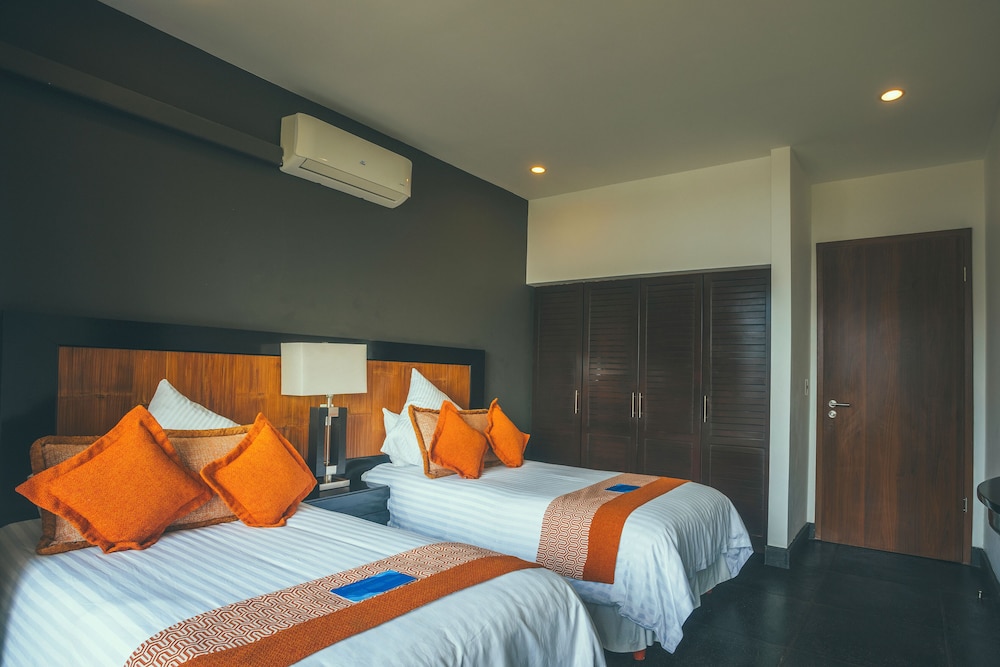 Treetop Suites - Ocean Views - (# of bedrooms available depends on # of guests reserved) photo 2