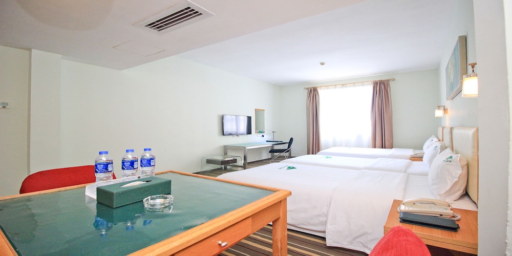 Deluxe Family Room - Photo 1