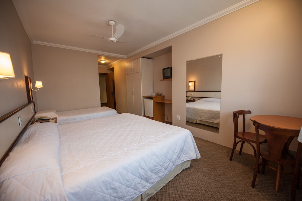 Deluxe Triple Room photo 2