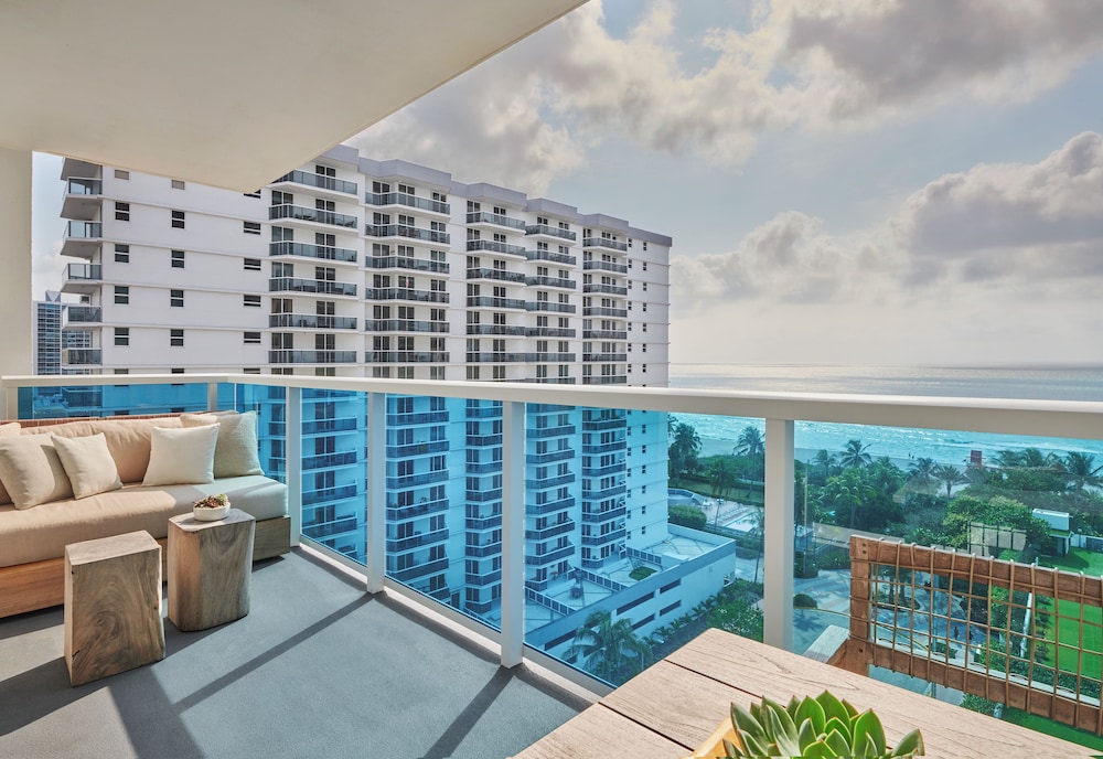 Room, Multiple Beds, Balcony, Ocean View thumbnail 5