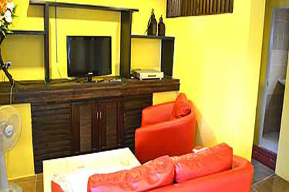 Studio Room