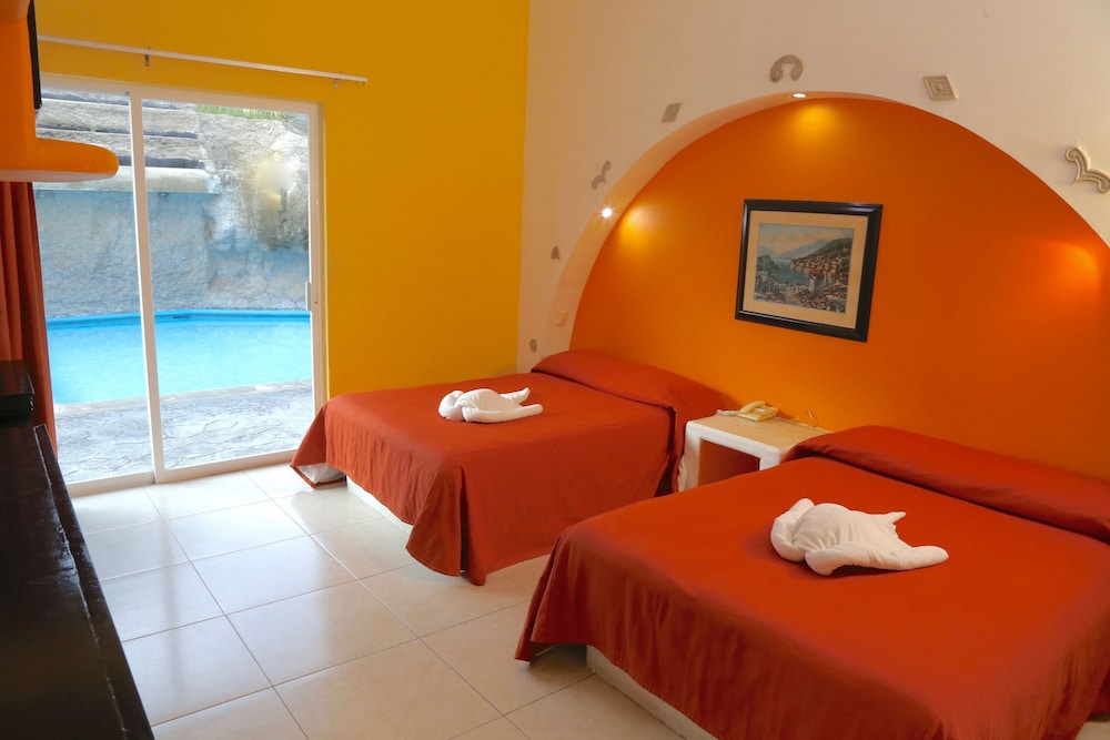 Standard Room, 2 Double Beds photo 3