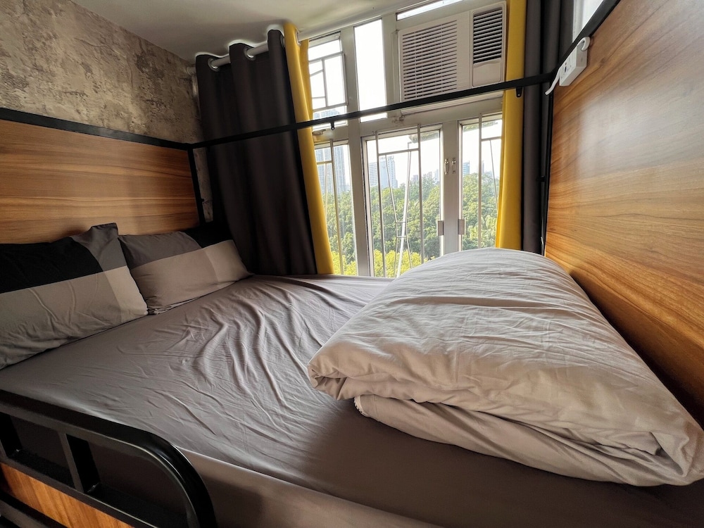 4 Person Private Room (Shared Bathroom) photo 2