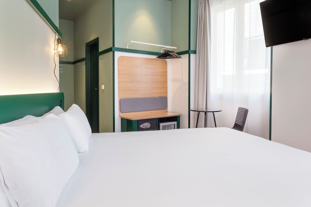 Superior Room, City View photo 3
