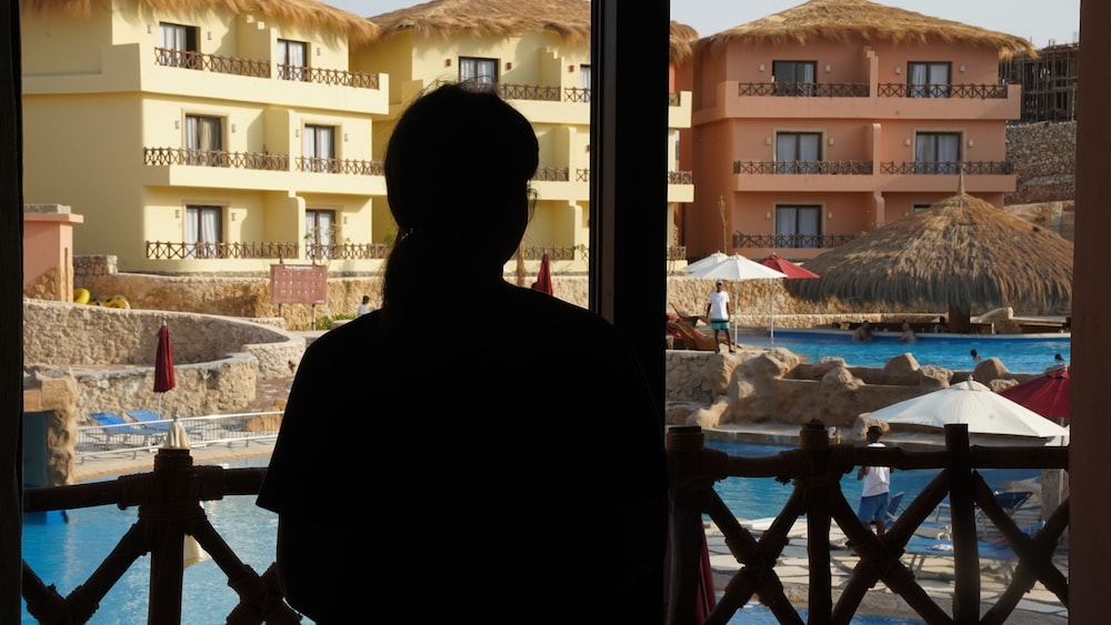 Standard Double or Twin Room, Pool View - Photo 2