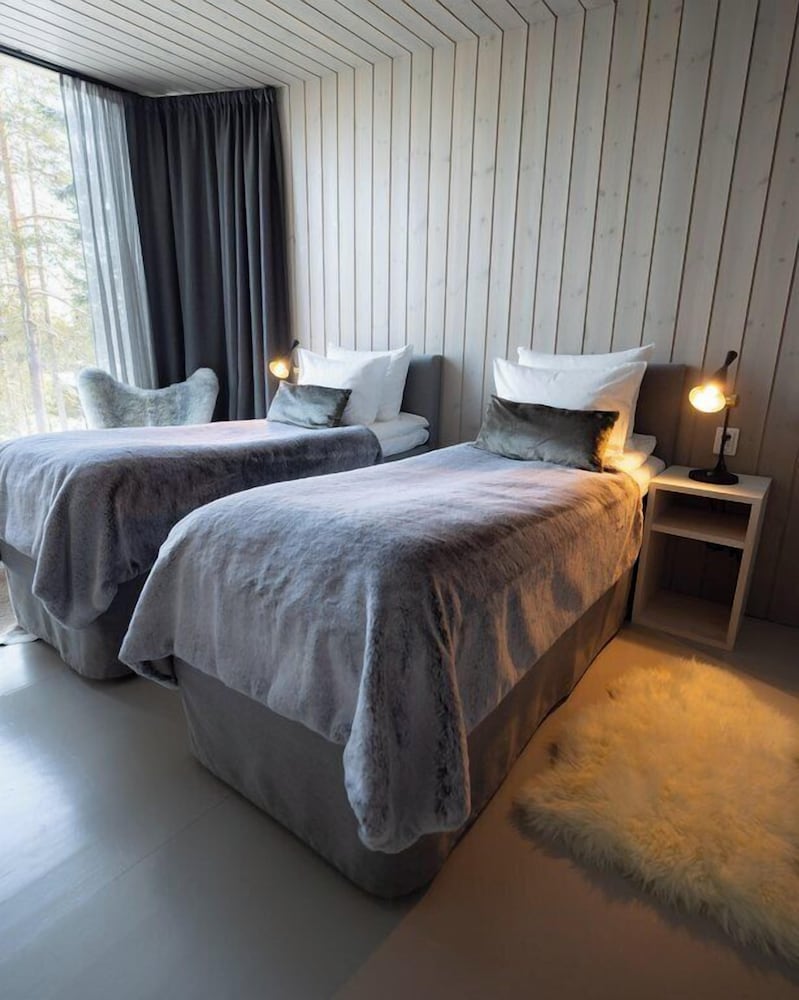 Arctic TreeHouse Suite Twin with Kitchenette (Extra bed) and View photo 3