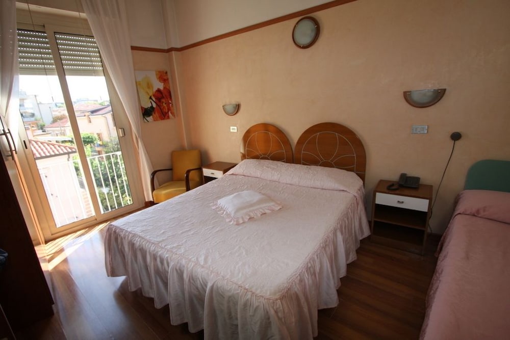 Double Room - Photo 3