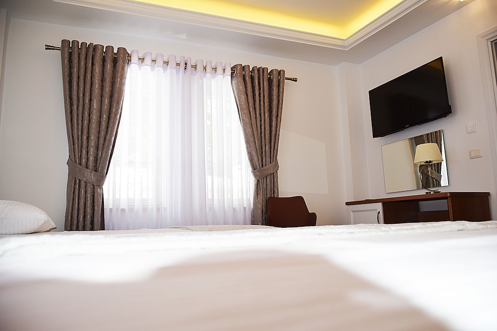 Deluxe Triple Room photo 2
