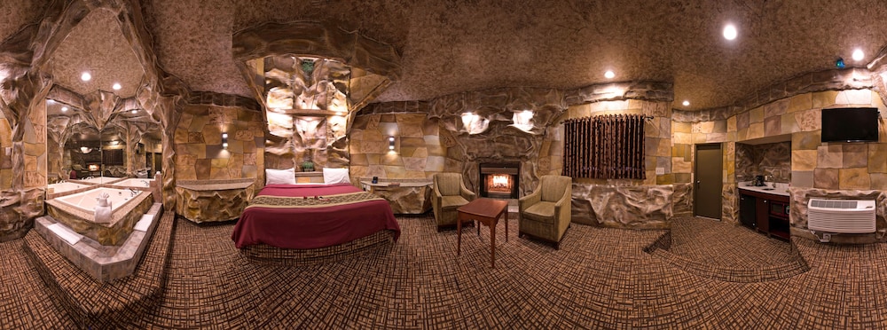 Cave Theme Suite with Jetted Tub & Fireplace - Photo 1