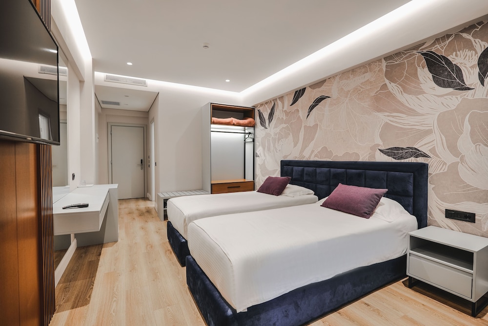 Twin Room, Sea View photo 2