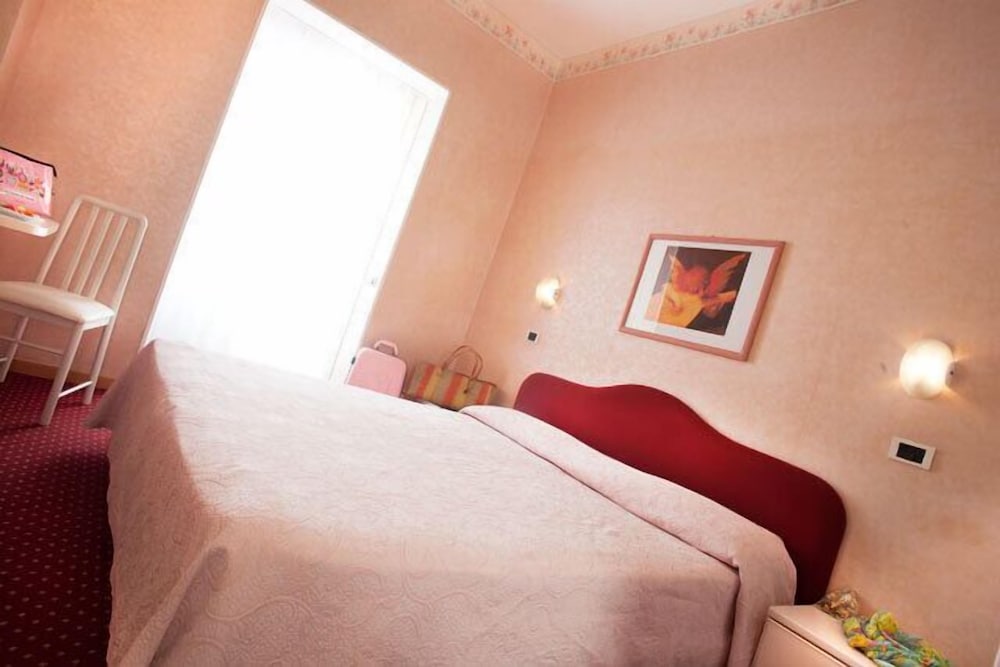 Comfort Room photo 2