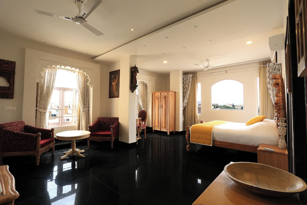 Palace Suite - Photo 5