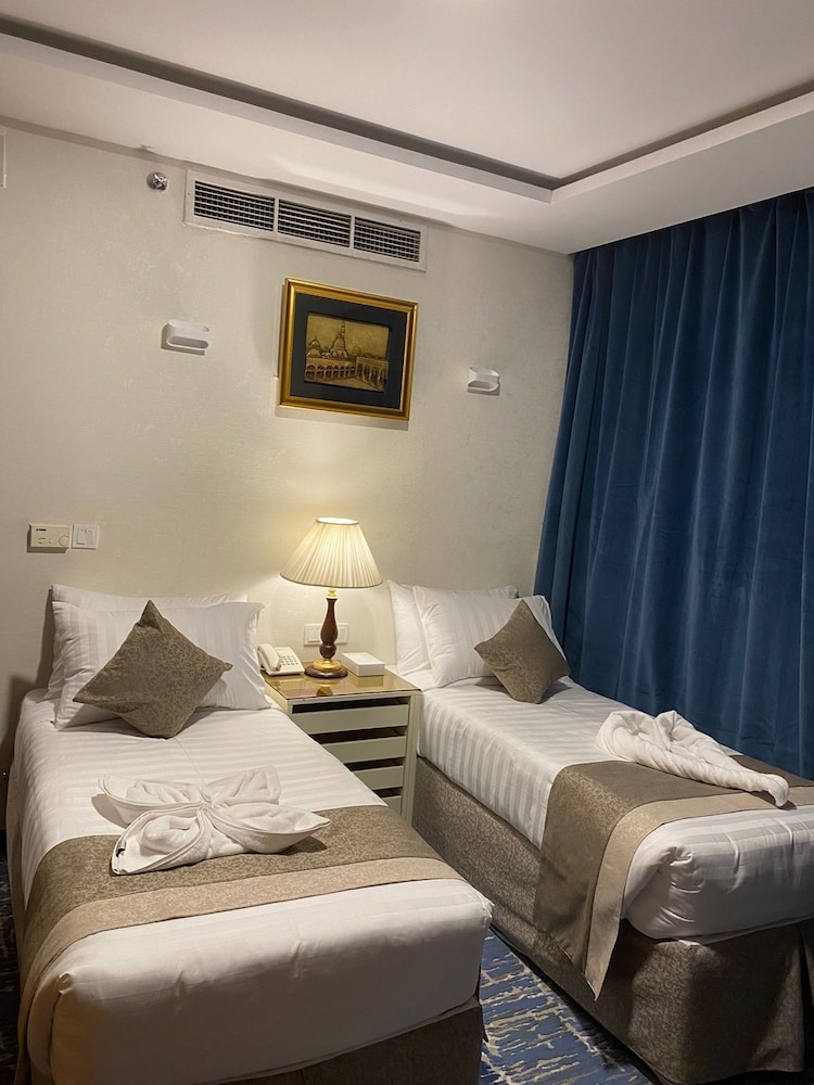 ROYAL SUITE WITH HARAM VIEW WITH PRIVATE ELEVATOR photo 1