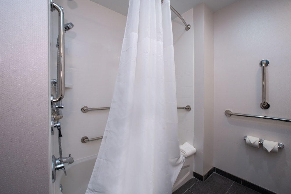 Studio, 2 Queen Beds, Accessible, Bathtub - Photo 2