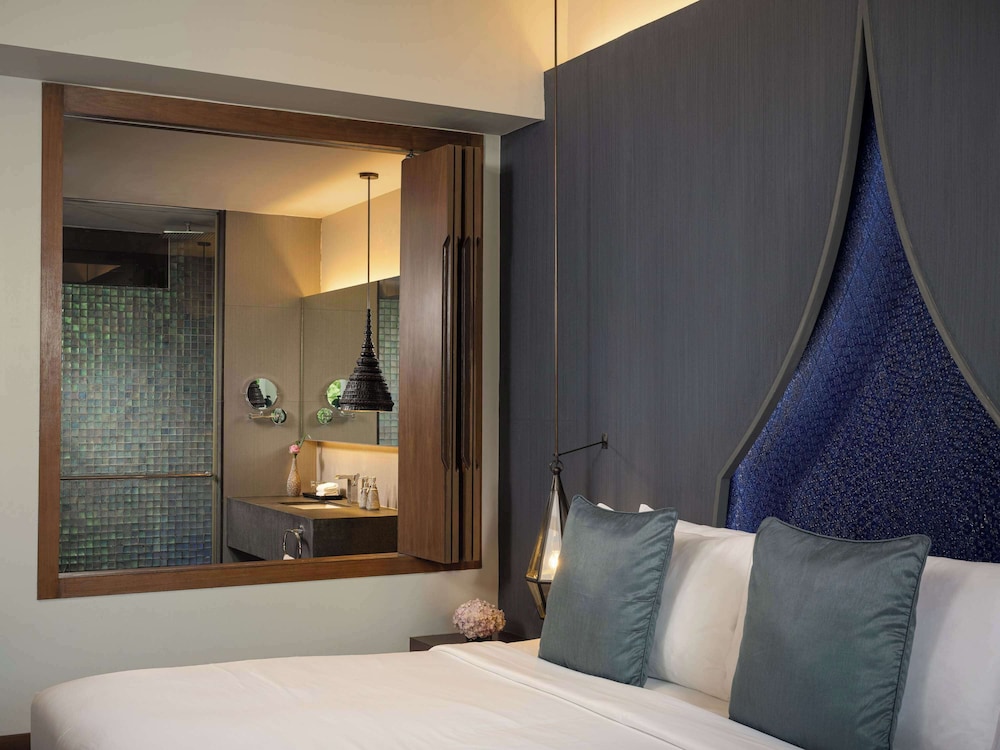 Deluxe Room, Pool View, 1 King Bed & 1 Sofa Bed - Photo 4