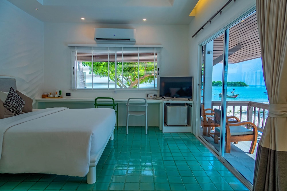 Signature Villa, 1 King Bed, Sea View - Photo 1