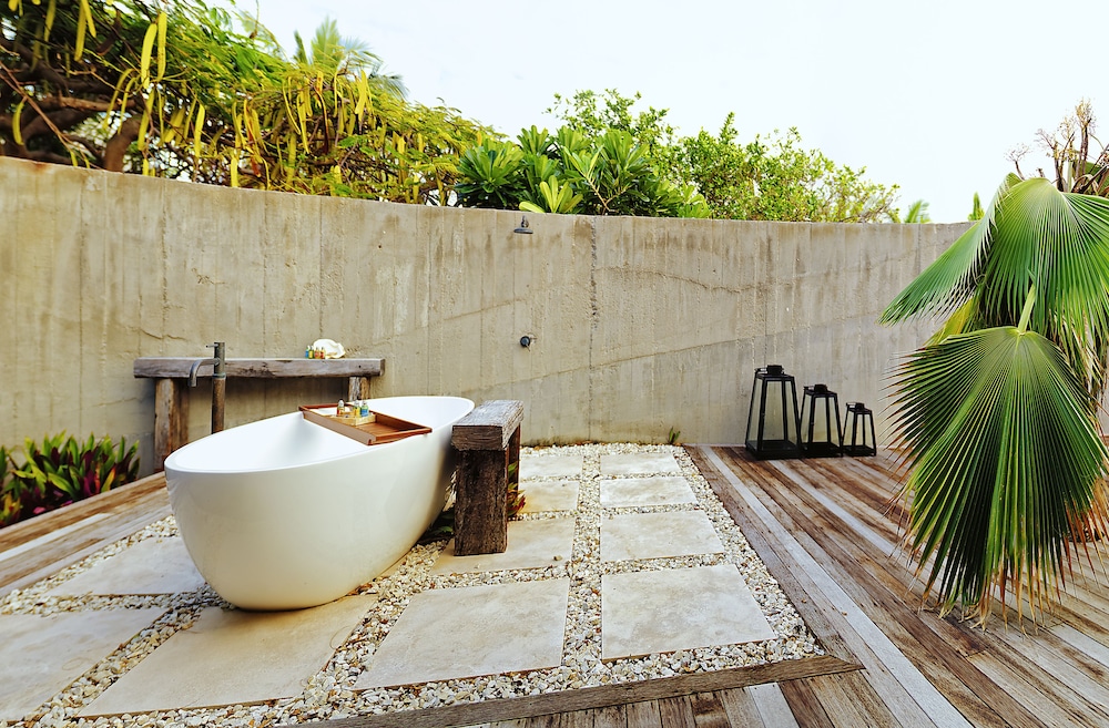 Beachfront Retreat photo 3