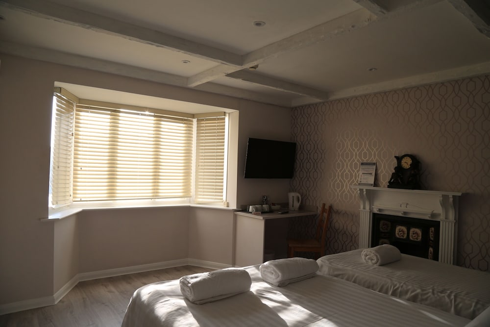 Superior Twin Room, Shared Bathroom photo 2