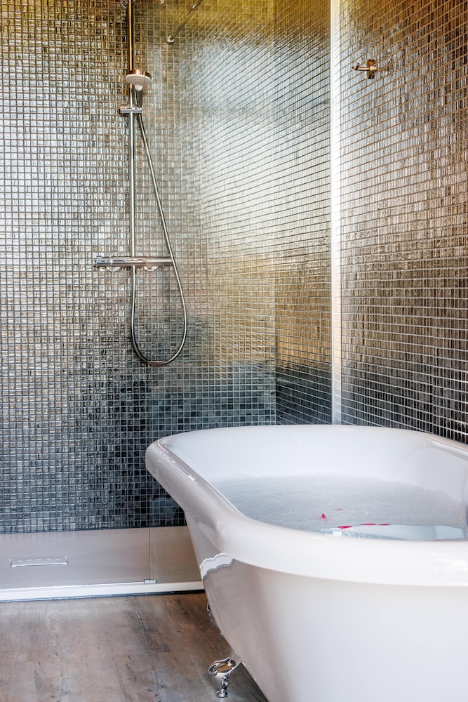Junior Suite, River View - Photo 14